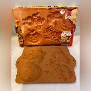 Vintage 1995, Boston Warehouse Cookie Shapers Halloween Mold, terra cotta